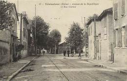 Rhone - Ref 738 -  Venissieux - Avenue De La Republique Et Rue Carnot - Ligne De Tramway -  Carte Bon Etat - - Vénissieux