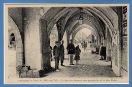 33 - LIBOURNE -- Place De L'hôtel De Ville - Un Coin.... - Libourne