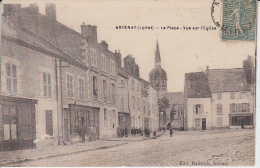 ARTENAY ( Loiret ) - La Place - Vue Sur L'église - Artenay