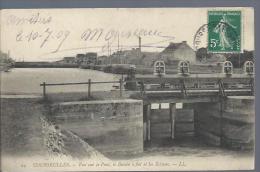 CP (06) : COURSEULLES, Vue Du Pont, Le Bassin à Flot Et Les éccluses - Courseulles-sur-Mer