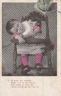 CPA SERIE PHOTO DE BEBE SUR CHAISE / BIBERON - A. Courrier - Collections, Lots & Séries