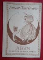 - L'AMOUR DANS LE COEUR - ARYS 3,RUE DE LA PAIX PARIS - PETITE CARTE PARFUMEE - - Profumeria Antica (fino Al 1960)