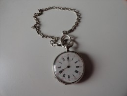 GOUSSET ARGENT CYLINDRE HUIT RUBIS AVEC CHAINE - Horloge: Zakhorloge