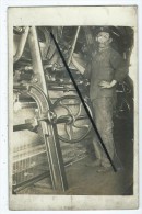 Carte Photo  - Ouvriers à L'usine - Métiers-Industrie - Otros & Sin Clasificación