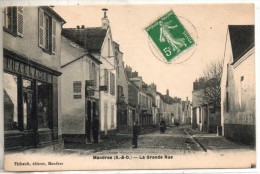 94. Mandres Les Roses. La Grande Rue. Abimée à Gauche - Mandres Les Roses