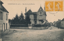 ( CPA 28 )  COURVILLE  /  Rue De Jeu-de-Boules  - - Courville