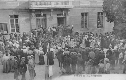 RHONE  69  COURS  MANIFESTATION DU 27 AOUT 1908 CONTRE LA MUNICIPALITE - Cours-la-Ville