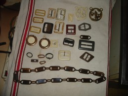 COLLECTION LOT DE BOUCLES DE CEINTURE ANCIENNE VINTAGE EN PLASTIQUE 19 PIECES + 5 BIDULES EN CUIR + CEINTURE?? - Cinture & Fibbie