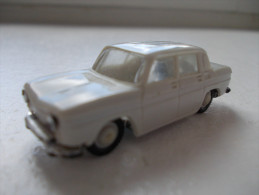 MICRO NOREV. Ech 1:87 - Renault 8 Gris Clair. Année 60 - - Massstab 1:87