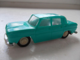 MICRO NOREV. Ech 1:87 - Renault 8 Vert. Année 60 - - Schaal 1:87