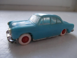 MICRO NOREV. Ech 1:87 - Simca Versaille Bleu. Année 60 - - Scala 1:87