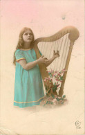 Spectacle - Musique Et Musiciens - Instrument De Musique - Harpes - Harpe - Enfants - Fillettes - Fillette - Musik Und Musikanten