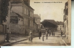 SERGINES La Gendarmerie Et La Place Du Marché - Sergines