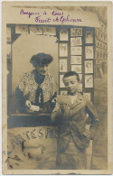 La Marchande De Cartes Postales Postcards Dealer. Deltiology.  Collecting Postcard - Händler