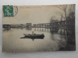 CPA 91 VIGNEUX Sur SEINE - Un Coin Du Lac  - Barque Avec Rameur - Vigneux Sur Seine