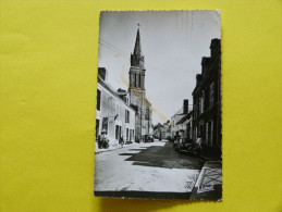 LE LOUROUX BECONNAIS        RUE DE RENNES ET L'EGLISE - Le Louroux Beconnais