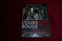 L' OURS ROUGE - Policiers