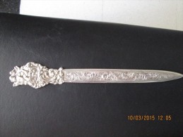 LETTER OPENER - STYLED WITH 2 ANGELS - SILVER MARKED 900 - 8 INCHES LONG - 20 Cm. - C/1900´s - Andere & Zonder Classificatie