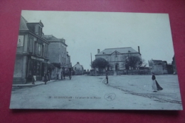 Cp Ouistreham La Place De La Mairie - Ouistreham