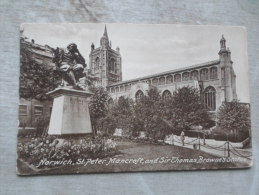 UK -  St. Peter Mancroft Church And Sir Thomas Browne Statue -  Norwich   D127766 - Norwich