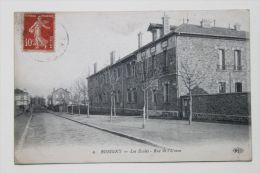 CPA - 93 - BOBIGNY - Les Ecoles - Rue De L'Union - Bobigny