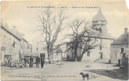 SAINT GERVAIS Cpa(63) Place De  La Gendarmerie -  Belle Animation -@@rare@@ - Saint Gervais D'Auvergne