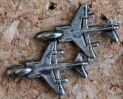 AVIONS DE CHASSE EN RELIEF - PLANE - ARMY       -   (13) - Luftfahrt