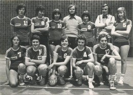 Herentals :  Basketbal :      PERSFOTO 1977 : ( See Scans ) Formaat 18 X 12.5 Cm - Herentals