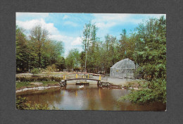 GRANBY - QUÉBEC - JARDIN ZOOLOGIQUE - LE LAC COMEAU ET LA PASSERELLE - PHOTO PAUL HÉGAULT - Granby