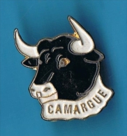 PIN'S //  . ** CAMARGUE ** - Tauromachie - Corrida