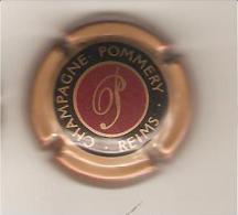 CAPSULE MUSELET CHAMPAGNE POMMERY P SUR FOND ROUGE - Pomméry