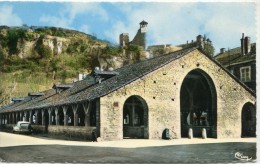 CPSM 38 CREMIEU LES HALLES ET LA TOUR ST HIPPOLYTE - Crémieu