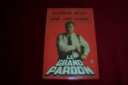 VENTE D´UNE COLLECTION DE LIVRE DE POCHE AU CINEMA  ° LE GRAND PARDON - Cinéma / TV