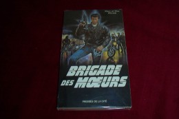 VENTE D´UNE COLLECTION DE LIVRE DE POCHE AU CINEMA ° BRIGADE DES MOEURS - Cinéma / TV