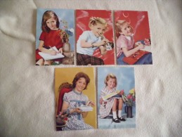 LOT DE 5 CARTES JEUNES FILLES...ACTIVES... - Collections, Lots & Series