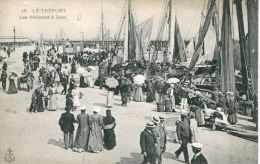 N°5086A -cpa Le Tréport -les Pêcheurs à Quai- - Visvangst
