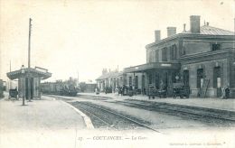 N°5109A -cpa Coutances (50) -la Gare- - Gares - Avec Trains