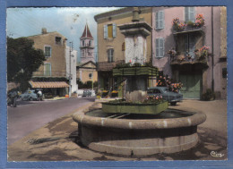 Carte Postale 26. Luc-en-Dios  Place De La Fontaine  Voitures Anciennes  Trés Beau Plan - Luc-en-Diois