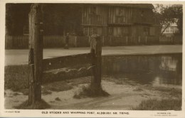 HERTS -  TRING - ALDBURY - OLD STOCKS AND WHIPPING POST RP Ht176 - Hertfordshire