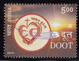 India MNH 2011, Doot,  Journalism, Dove Bird, Christianity Cross, Sun, Heart Shape, Gujarati Catholic Magazine - Unused Stamps