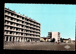 66 CANET PLAGE Front De Mer, Immeuble, Ed PAP 496, CPSM 9x14, 195? - Canet En Roussillon