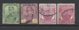 JOHORE ( MALAYA ) , Lot De 4 Timbres , Oblitérés . De 1921 à 1955 , Voir Scan - Johore