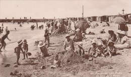 PALAVAS LES FLOTS (Hérault) - Un Coin De La Plage - Très Animée - Palavas Les Flots