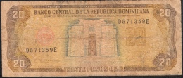 DOMINICAN REPUBLIC P133a 20  PESOS ORO  1990 Signature 32 #D/E    FINE - Dominikanische Rep.