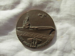 MEDAILLE DE TABLE DU PORTE AVION ARROMANCHE - Frankrijk