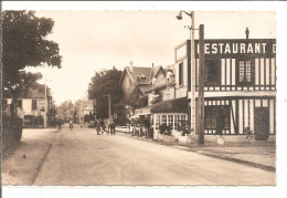 COURSEULLES SUR MER      Rue Du Marechal Joffre Prise De La Gare,restaurant Gros Plan - Courseulles-sur-Mer