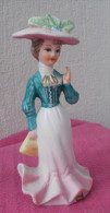 Biscuit En Porcelaine Femme élégante, Robe Longue Et Chapeau - Sonstige & Ohne Zuordnung