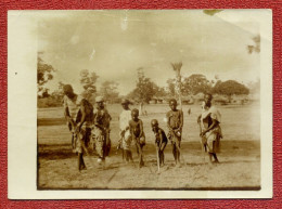 Photo Afrique : Hommes & Enfants Sarclant Un Champ 12cm X 8,7 Cm - Pays à Déterminer - Photographie