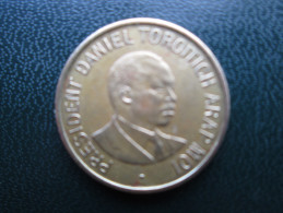 KENYA 1997  ONE  SHILLING  ARAP MOI  USED COIN Of Brass Plated Steel. - Kenya