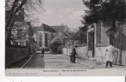 NEUVY SAUTOUR RUE DE LA GENDARMERIE (ANIMATION) 1906 - Neuvy Sautour